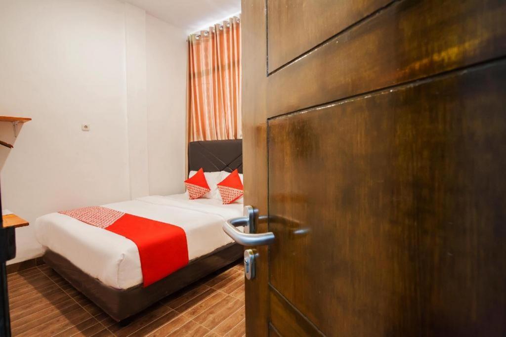 Oyo 2720 Sutomo Inn Medan Exterior foto